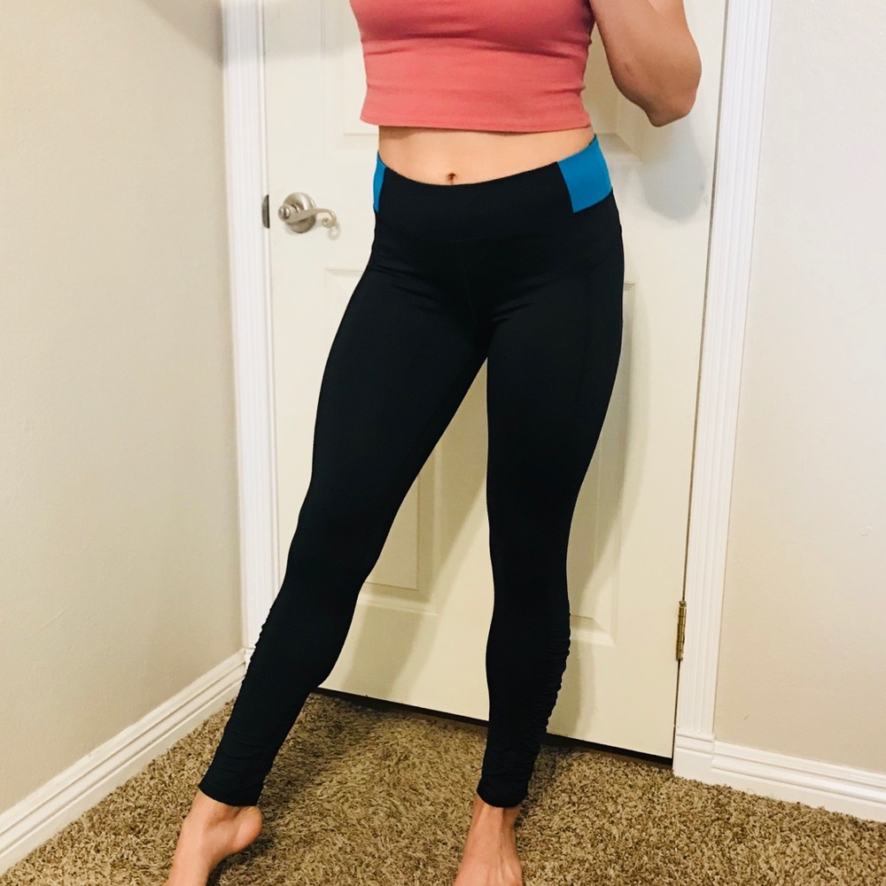 ‼️SOLD OUT‼️ Calvin Klein Performance Leggings - Picture 1 of 5